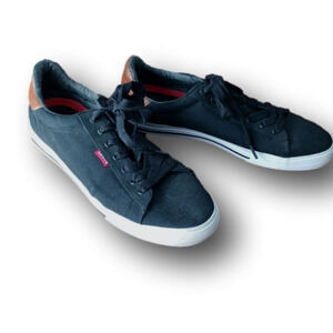 🎈$10 add on. LEVI'S Size 9 Men's shoes sneakers